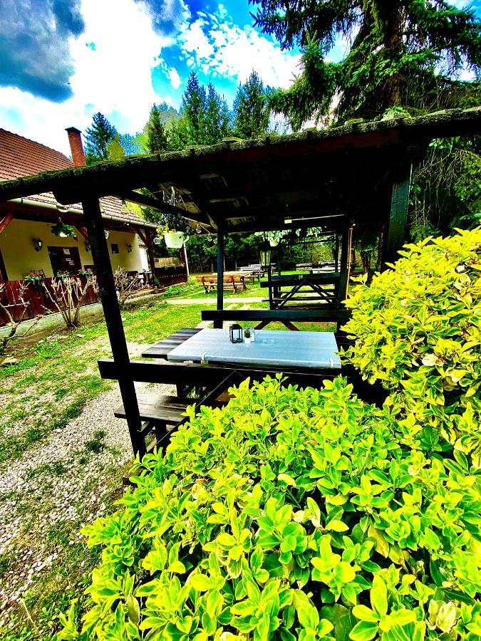 Fakanalas Fogadó Pásztó Exterior foto